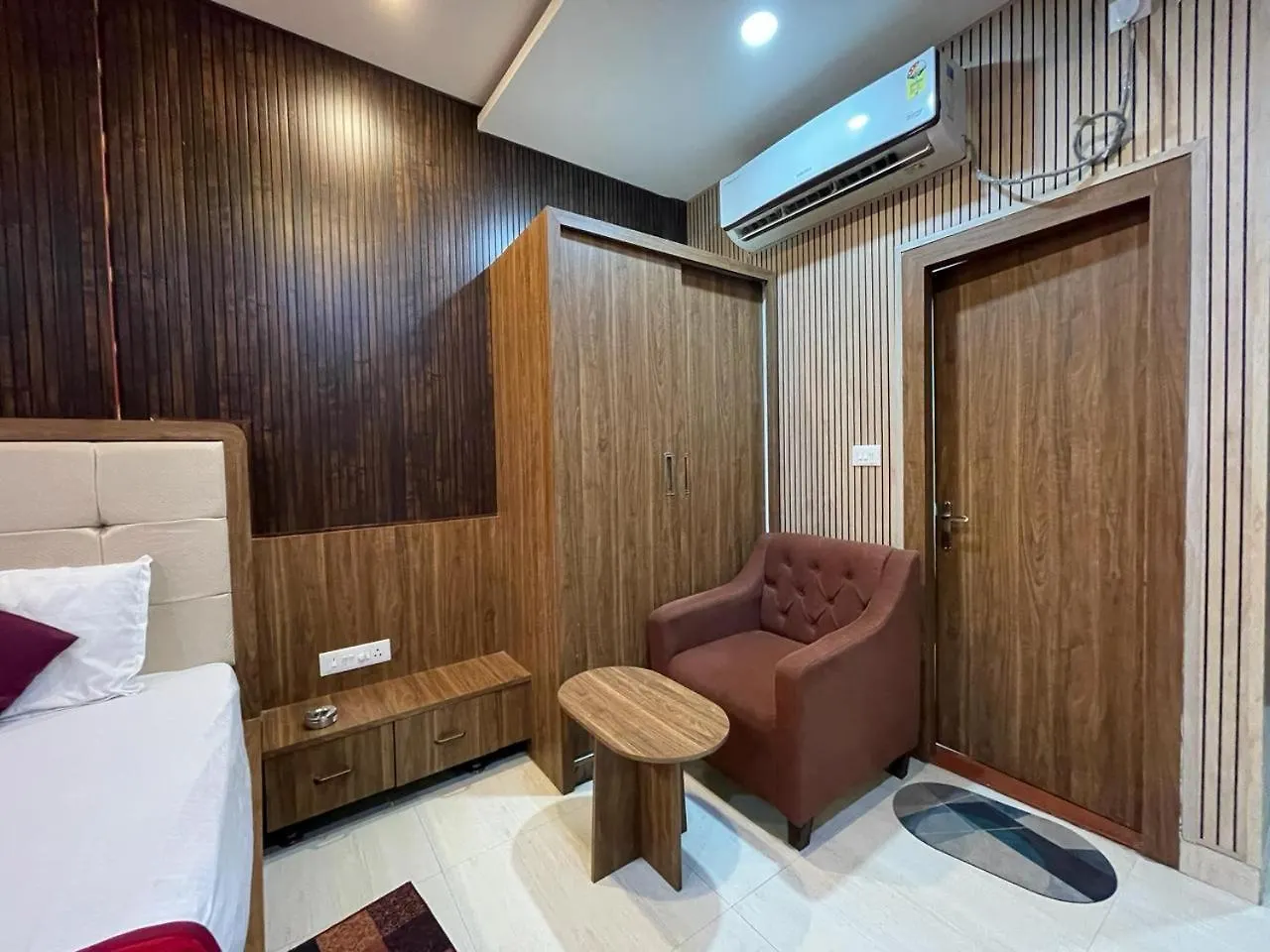 Hotel Siddhant Palace Varanasi